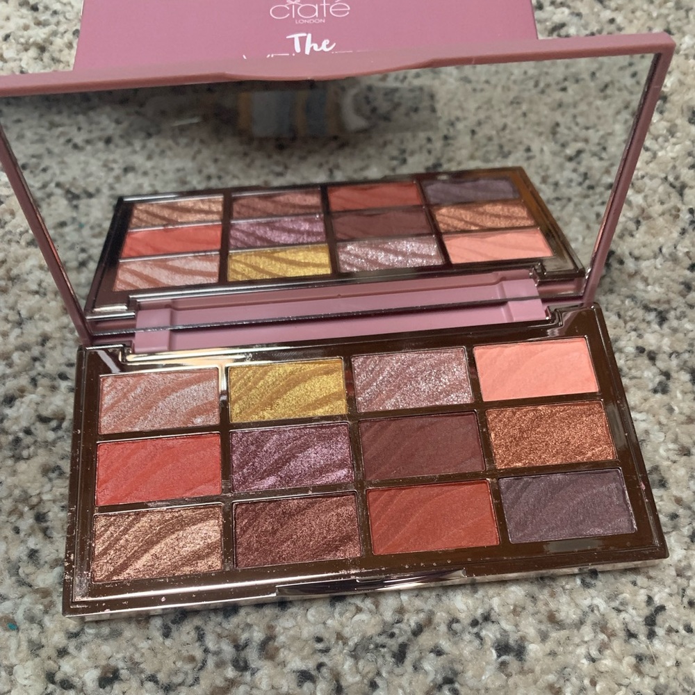 Velvet Eyeshadow Palette